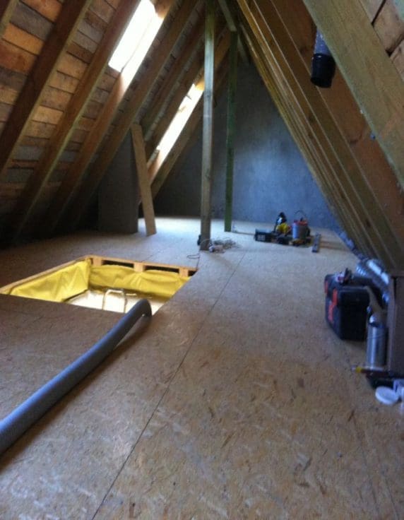 Rokitnica ocieplenie skosów i stropu w nowym domu jednorodzinnym FHU Eko Term wdmuchiwanie dociepleń izolacji celulozy 6