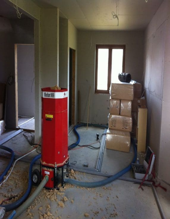 materiał izolacyjny thermofloc firmy El-bruk wdmuchiwanie izolacji termicznych, izolacja ścian, izolacja podłóg, izolacja dachu, ocieplenie stropodachu, wdmuchiwanie granulatu