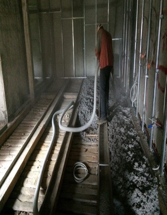 Ocieplenie celuloza kamienicy w Bydgoszczy