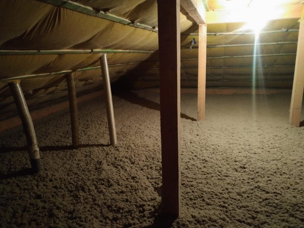 ocieplenie-dachu-przez-wdmuchiwanie-izolacji-termicznej-celulozy-Eko-therm-Daniel-Borowiec-3