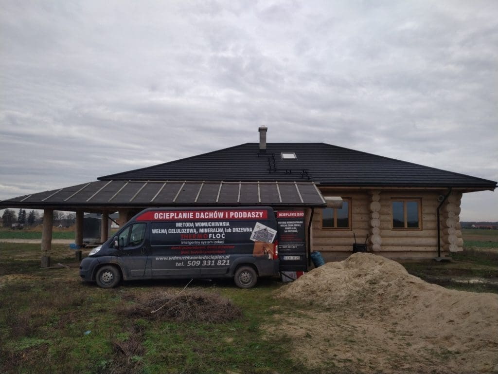 Wdmuchiwanie celulozy ocieplenie dachu poddasza Skrzatusz Zachodnio Pomorskie FHU Eko Term izolacja