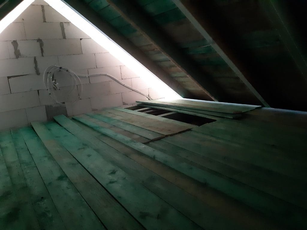 Wdmuchiwanie celulozy ocieplenie dachu poddasza domu FHU EKo Term Płochowo koło Pucka 3