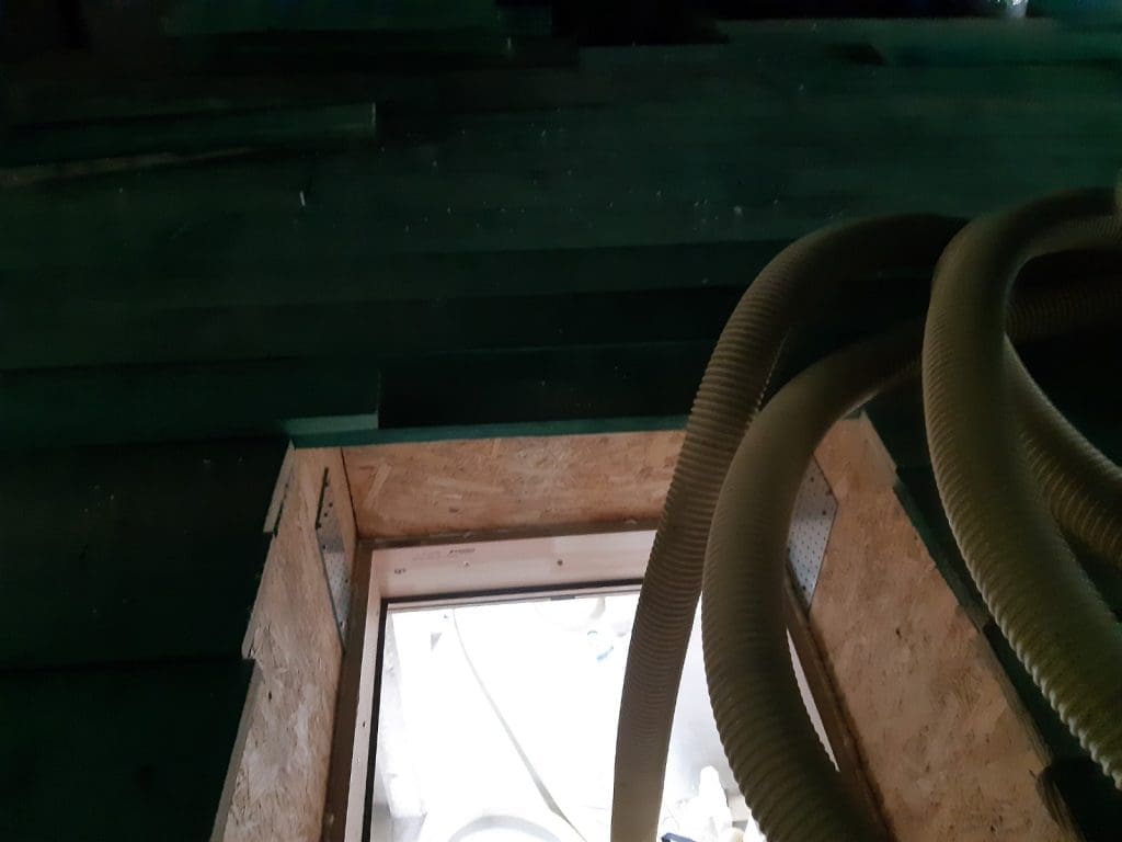 Wdmuchiwanie celulozy ocieplenie dachu poddasza domu FHU EKo Term Płochowo koło Pucka 2