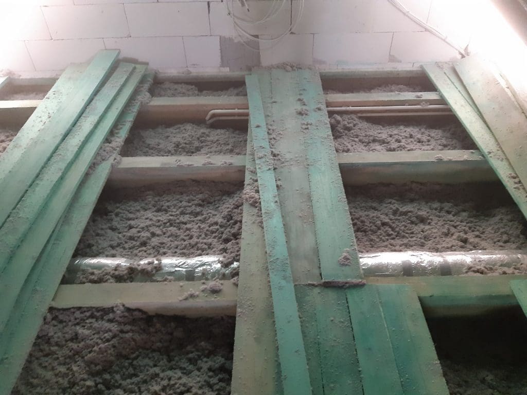 Wdmuchiwanie celulozy ocieplenie dachu poddasza domu FHU EKo Term Płochowo koło Pucka 4