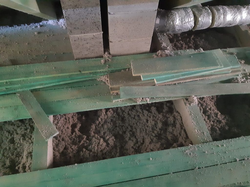 Wdmuchiwanie celulozy ocieplenie dachu poddasza domu FHU EKo Term Płochowo koło Pucka 5