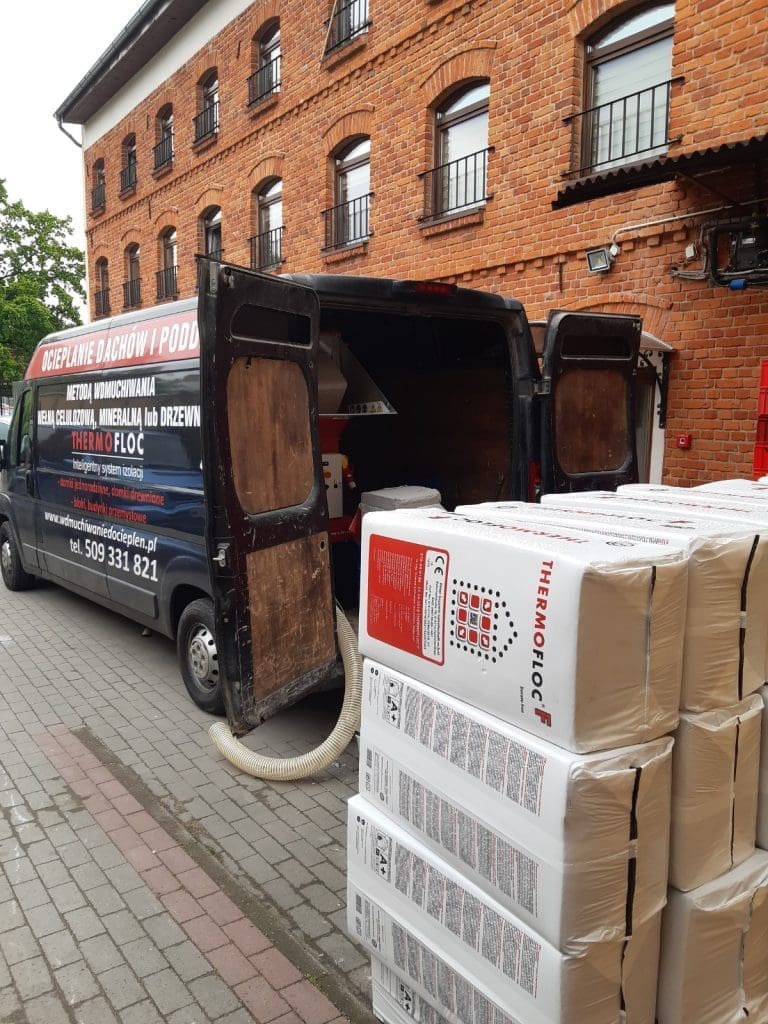 Wdmuchiwanie celulozy FHU Eko Term ocieplenie domu Wąbrzeźno Kujawsko Pomorskie 2
