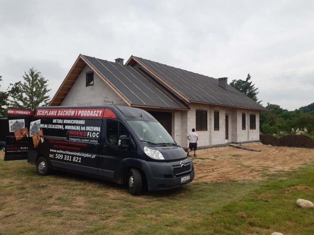 wdmuchiwanie izolacji celulozy wełny mineralnej unisław