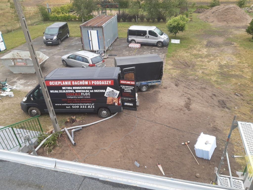 ocieplenie świetlicy w Bydgoszczy FHU Eko Term wdmuchiwanie izolacji celulozy Thermofloc