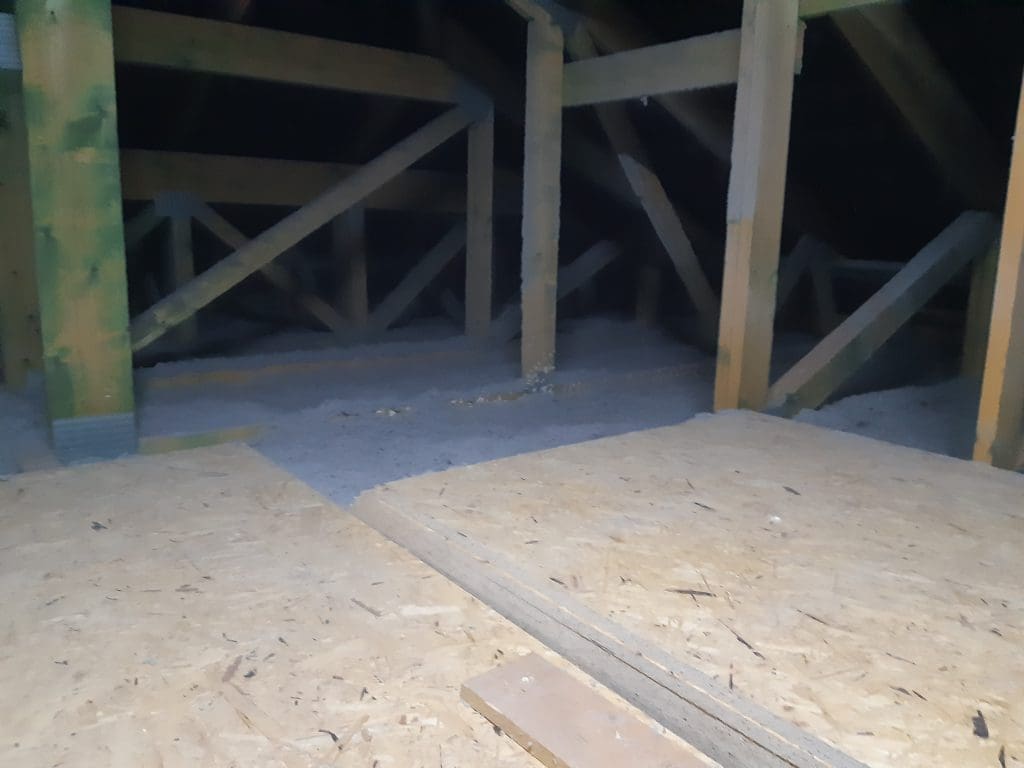 wdmuchiwanie izolacji termicznej sufit podwieszany Kartuzy Pomorskie FHU Eko Term ocieplenie dachu poddasza 5