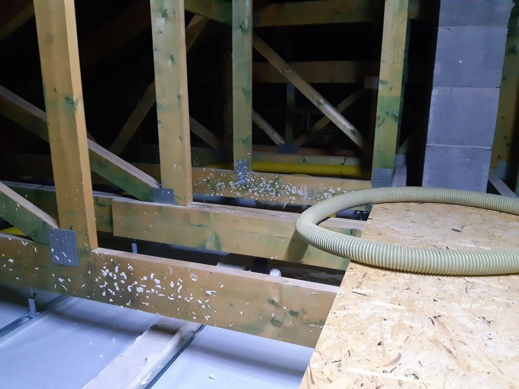 wdmuchiwanie izolacji termicznej sufit podwieszany Kartuzy Pomorskie FHU Eko Term ocieplenie dachu poddasza