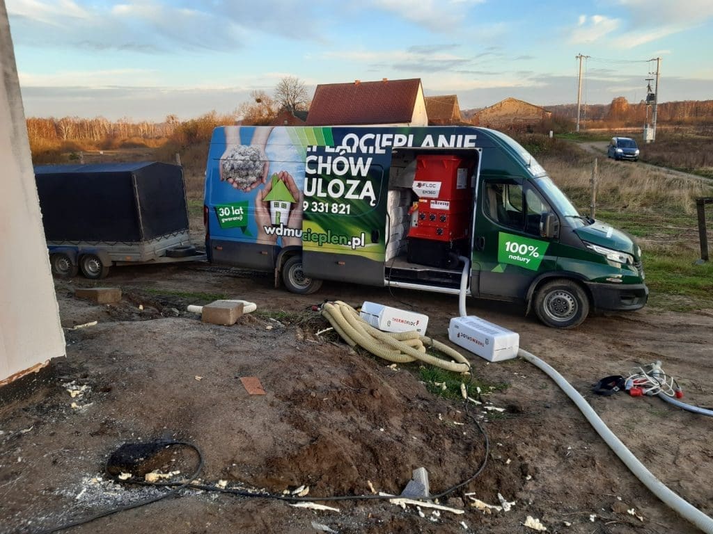 wdmuchiwanie celulozy i ocieplenie dachu poddasza Bydgoszcz Łochowo FHU Eko Term