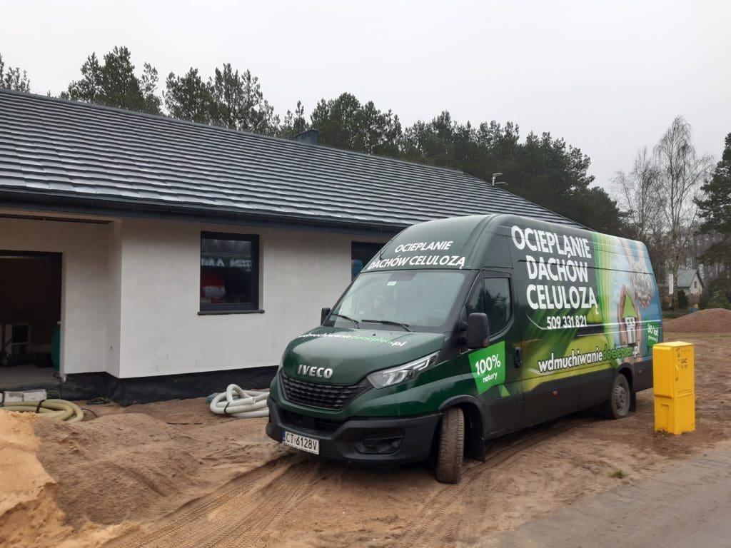 Ocieplenie domu jednorodzinnego poddasza dachu Wołuszewo koło Ciechocinka FHU Eko Term 2