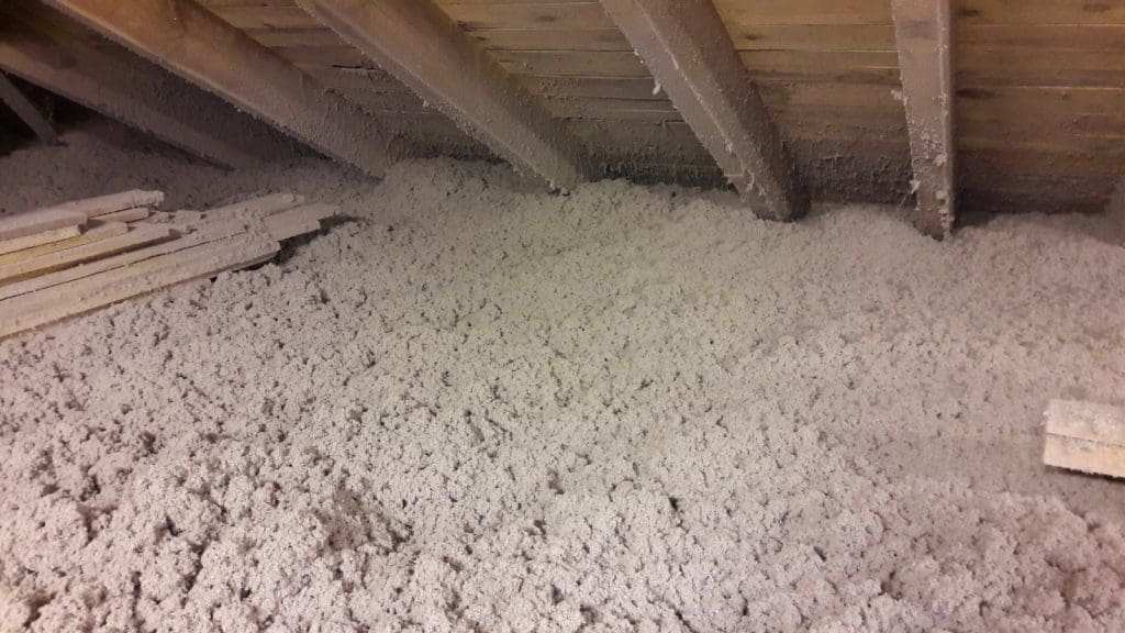 Ocieplenie domu jednorodzinnego pigża okolice Torunia FHU Eko Term wdmuchiwanie celulozy izolacji 7