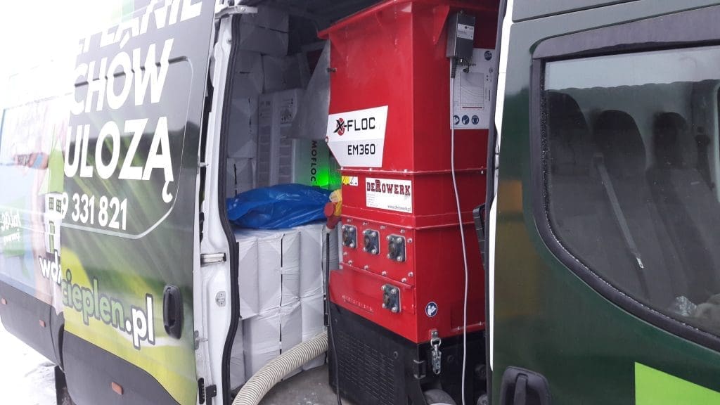 Wdmuchiwanie izolacji celulozy w Toruniu FHU Eko Term ocieplenie domu dachu poddasza 3