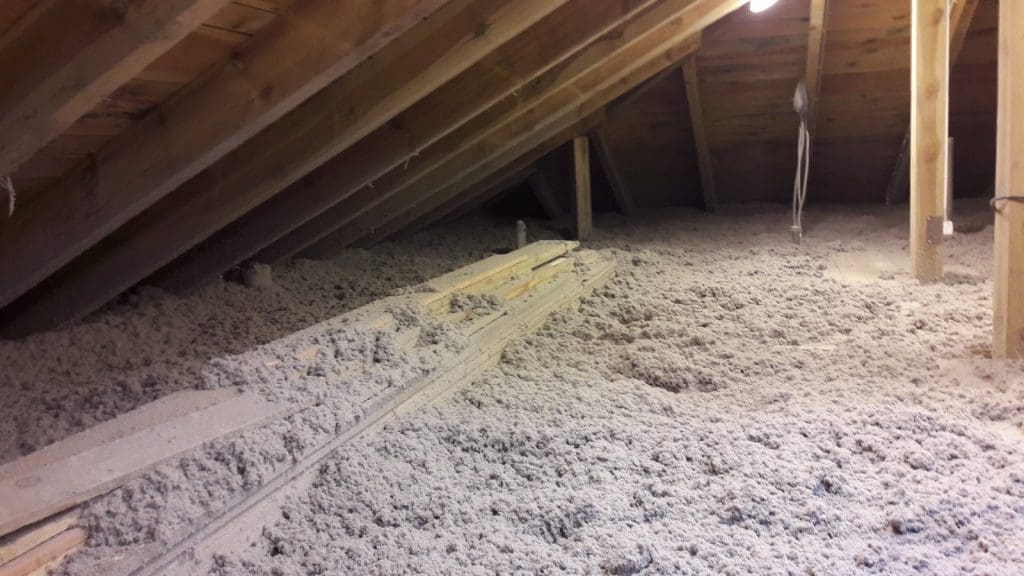 Ocieplenie domu jednorodzinnego pigża okolice Torunia FHU Eko Term wdmuchiwanie celulozy izolacji 5