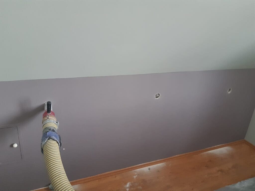 Wdmuchiwanie izolacji celulozy w Toruniu FHU Eko Term ocieplenie domu dachu poddasza 2