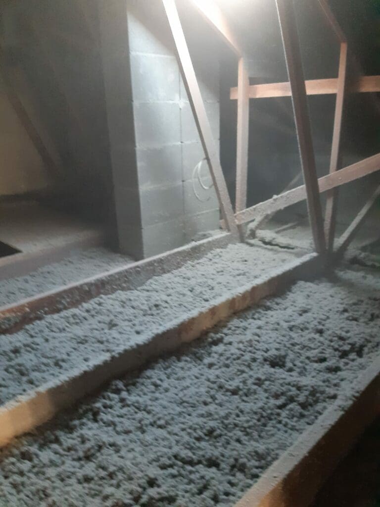 Zielonka koło Bydgoszczy Ocieplenie stropu dachu poddasza celulozą Thermofloc - Fhu Eko Term 7