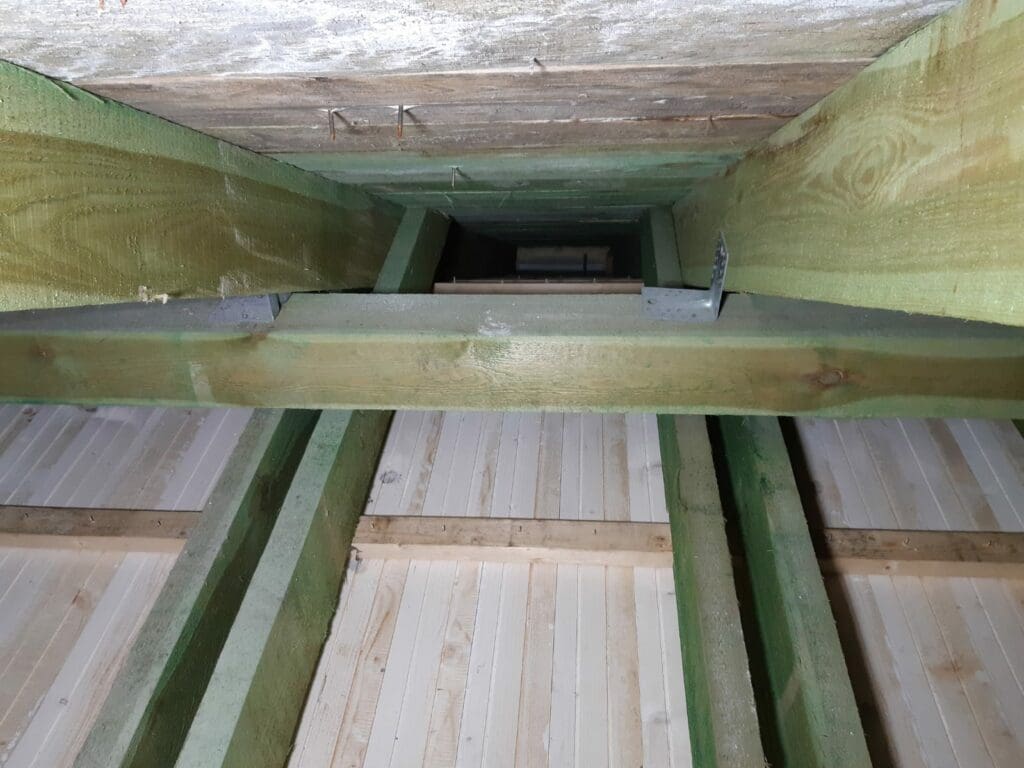 Mikoszewo ocieplenie skosów i stropu dachu celulozą Thermofloc Fhu Eko Term 9