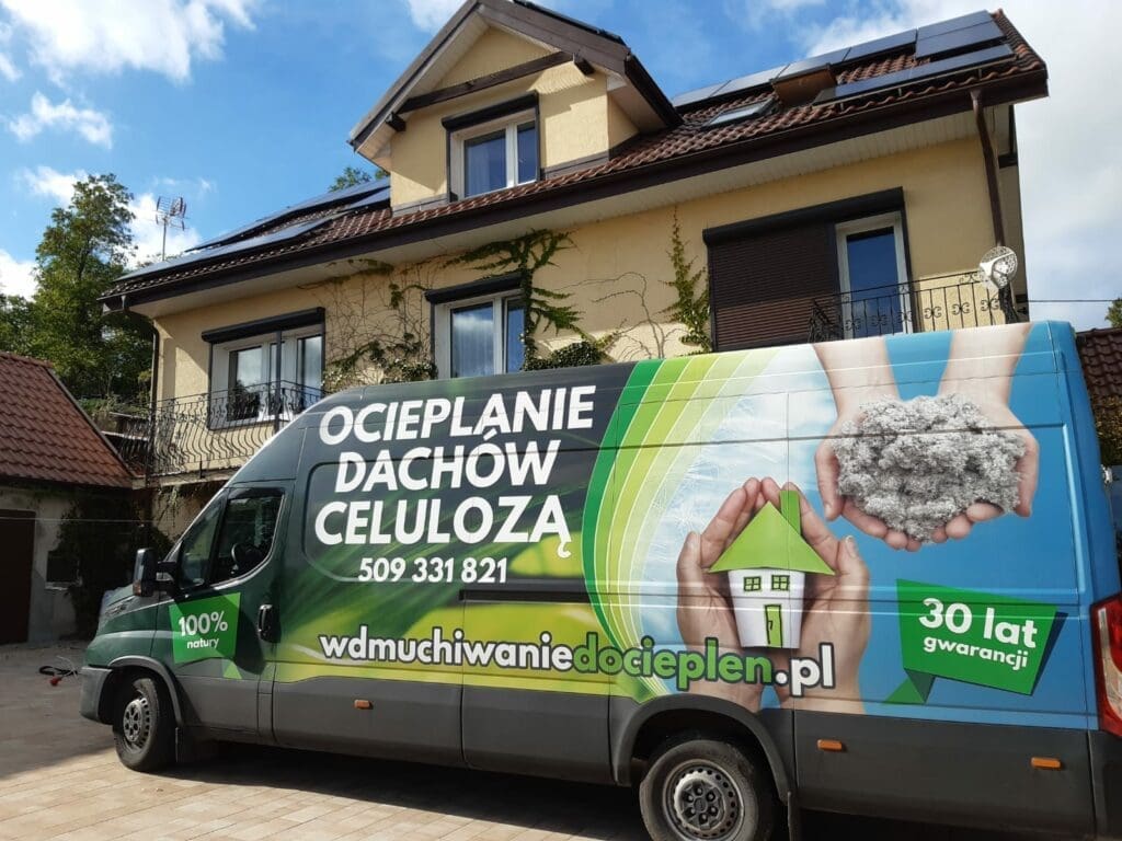 naprawa izolacji dachu przez otwory w płytach GK 12