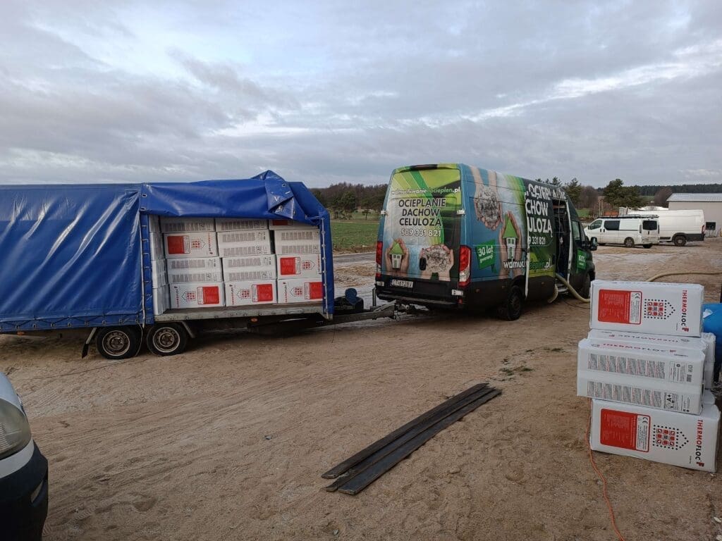 ocieplenie domków jednorodzinnych celulozą termiczną 6