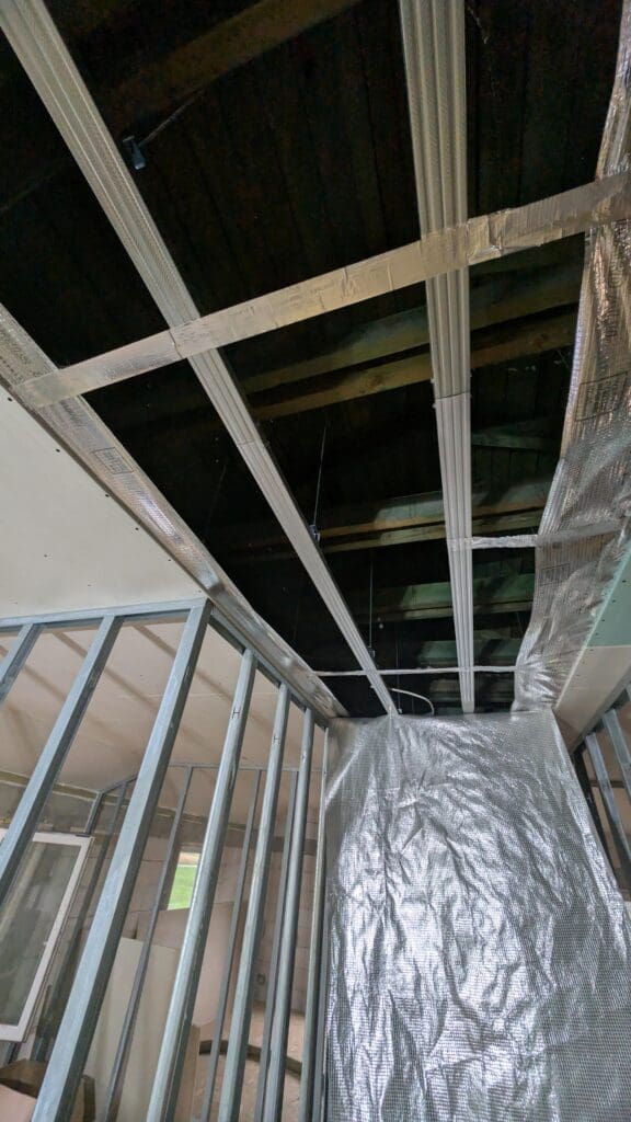 Brodnica - ocieplenie poddasza i dachu celulozą wdmuchiwanie celulozy