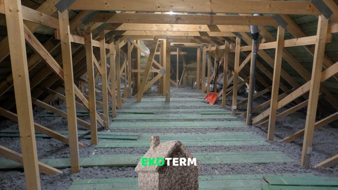 Ocieplenie dachu celulozą w nowym domu jednorodzinnym – woj. mazowieckie
