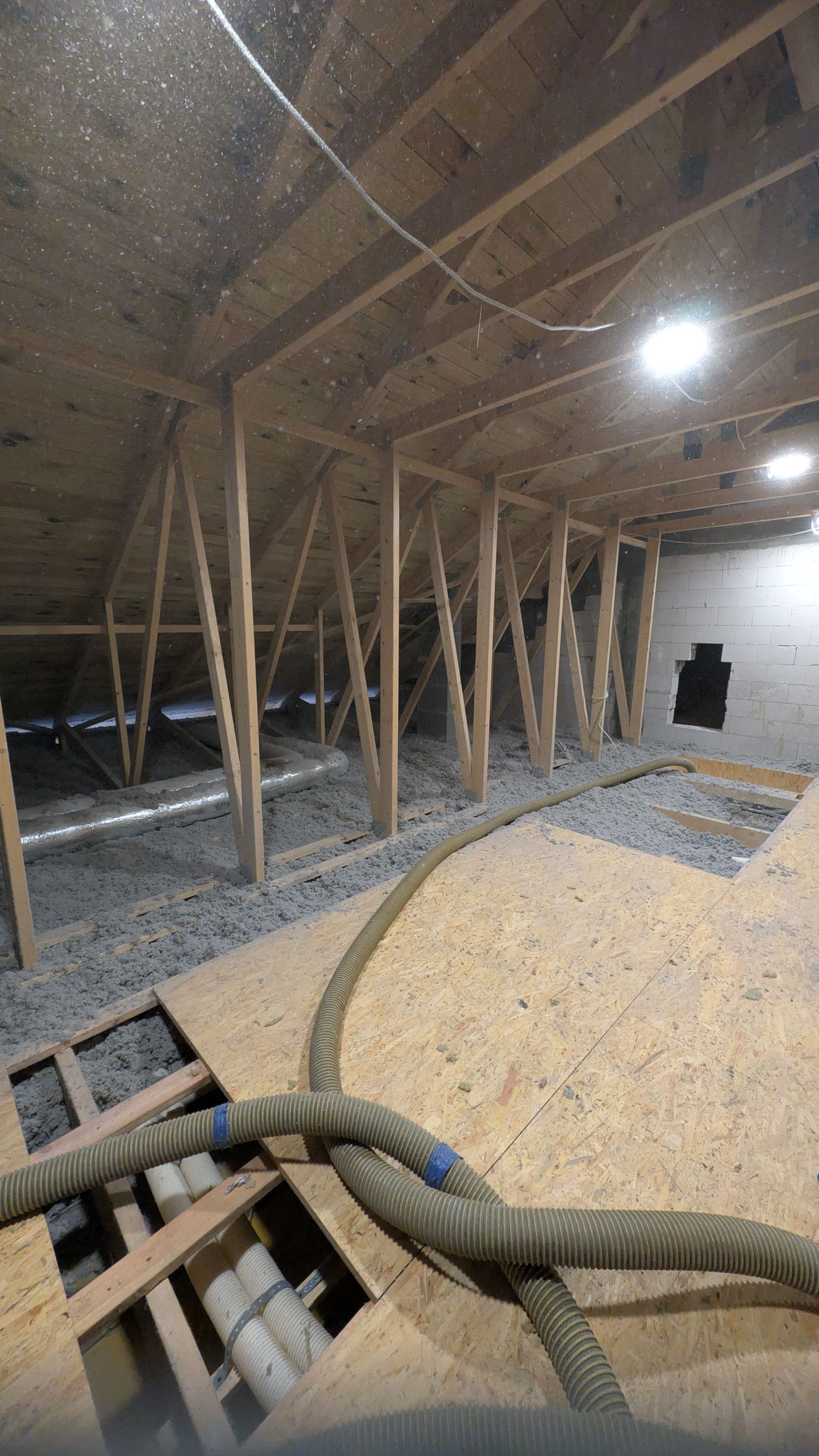 Wykonanie ocieplenie domu dachu poddasza w Brzozie koło Bydgoszczy Kujawsko Pomorskie