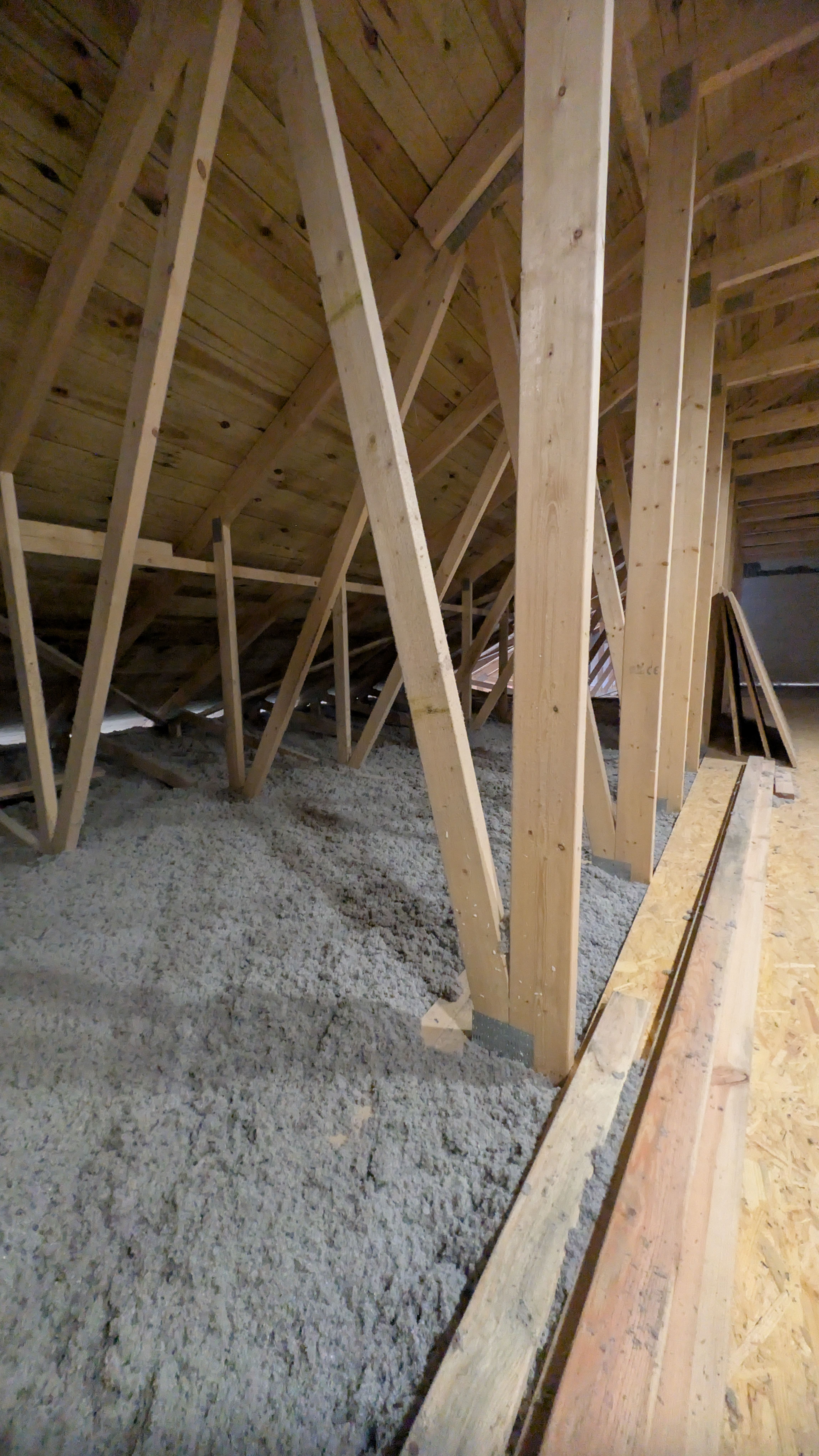 Wykonanie ocieplenie domu dachu poddasza w Bydgoszczy koło Brzozy Kujawsko Pomorskie