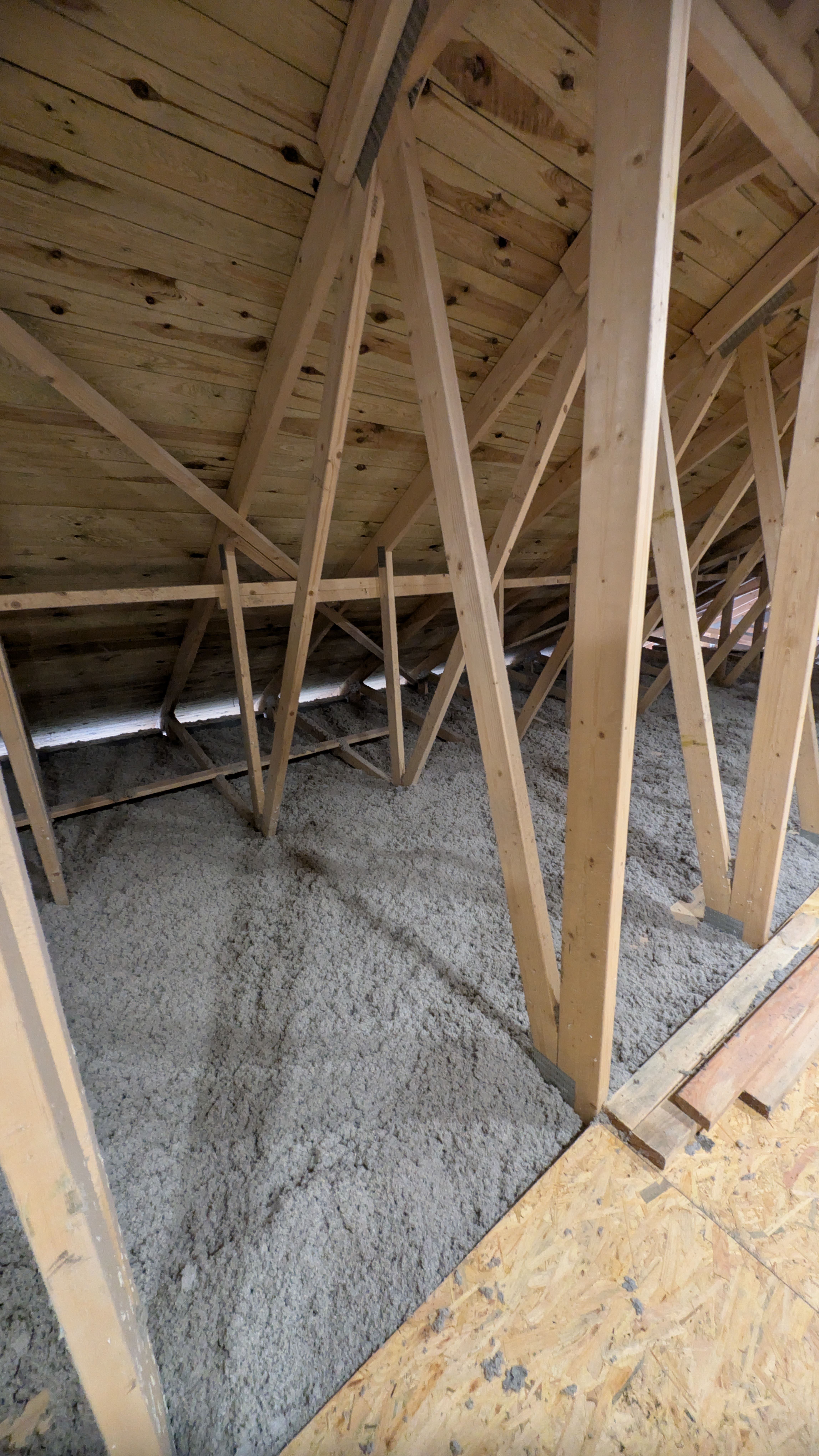 Wykonanie ocieplenie domu dachu poddasza w Brzozie koło Bydgoszczy Kujawsko Pomorskie